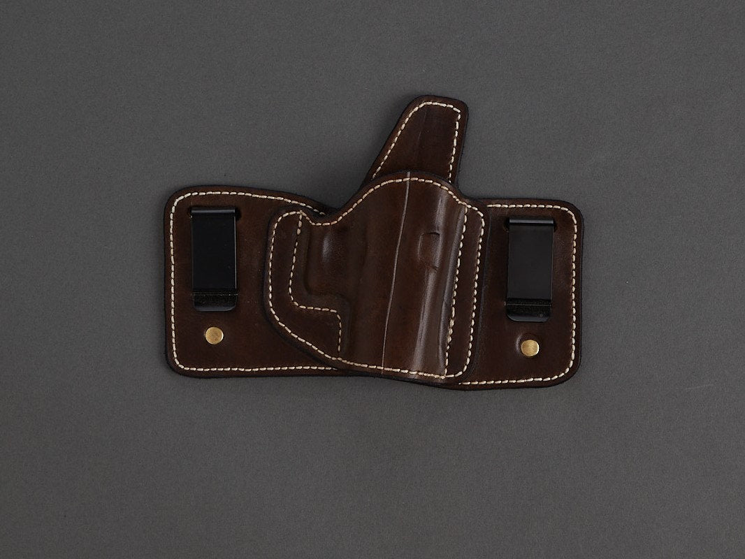 1911 4.25" IWB 2-clip holster pattern — stitching and detail close-up