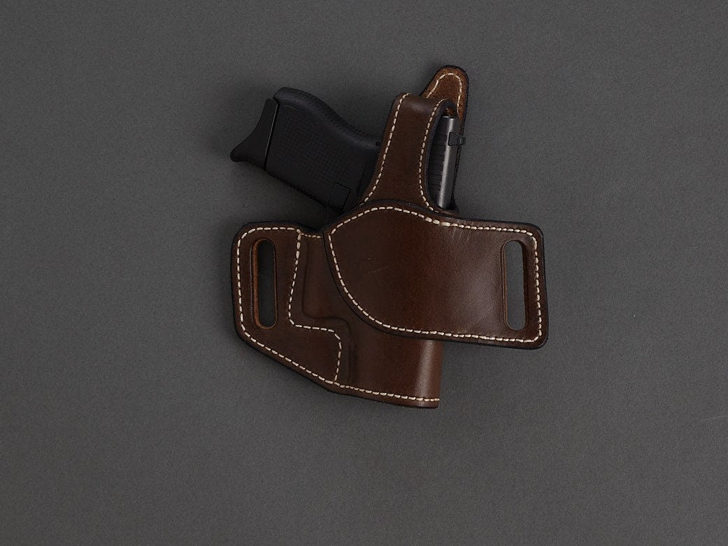 1911 5" Tab Level 2 holster pattern — stitching and detail close-up
