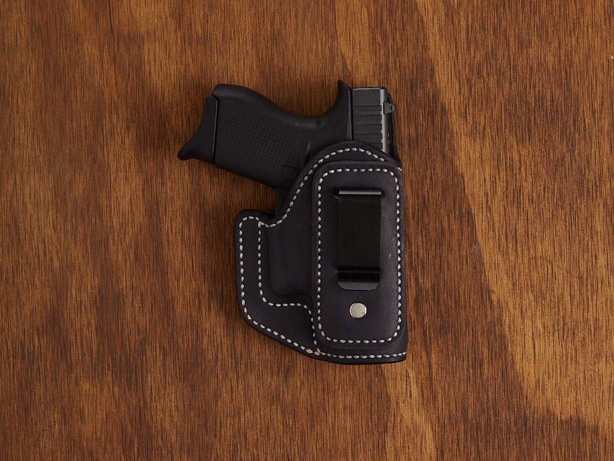 1911 5" 1-clip IWB w/ mag holster pattern — assembled holster view