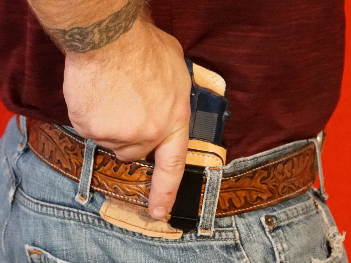 Single Clip IWB holster — clip attachment detail