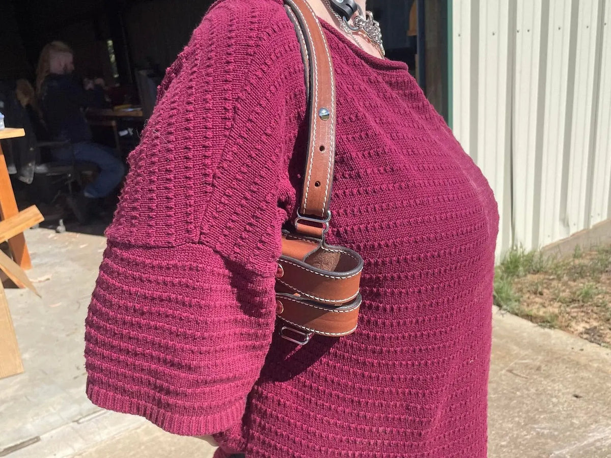 Glock 17/22/31 shoulder holster pattern — worn fit view